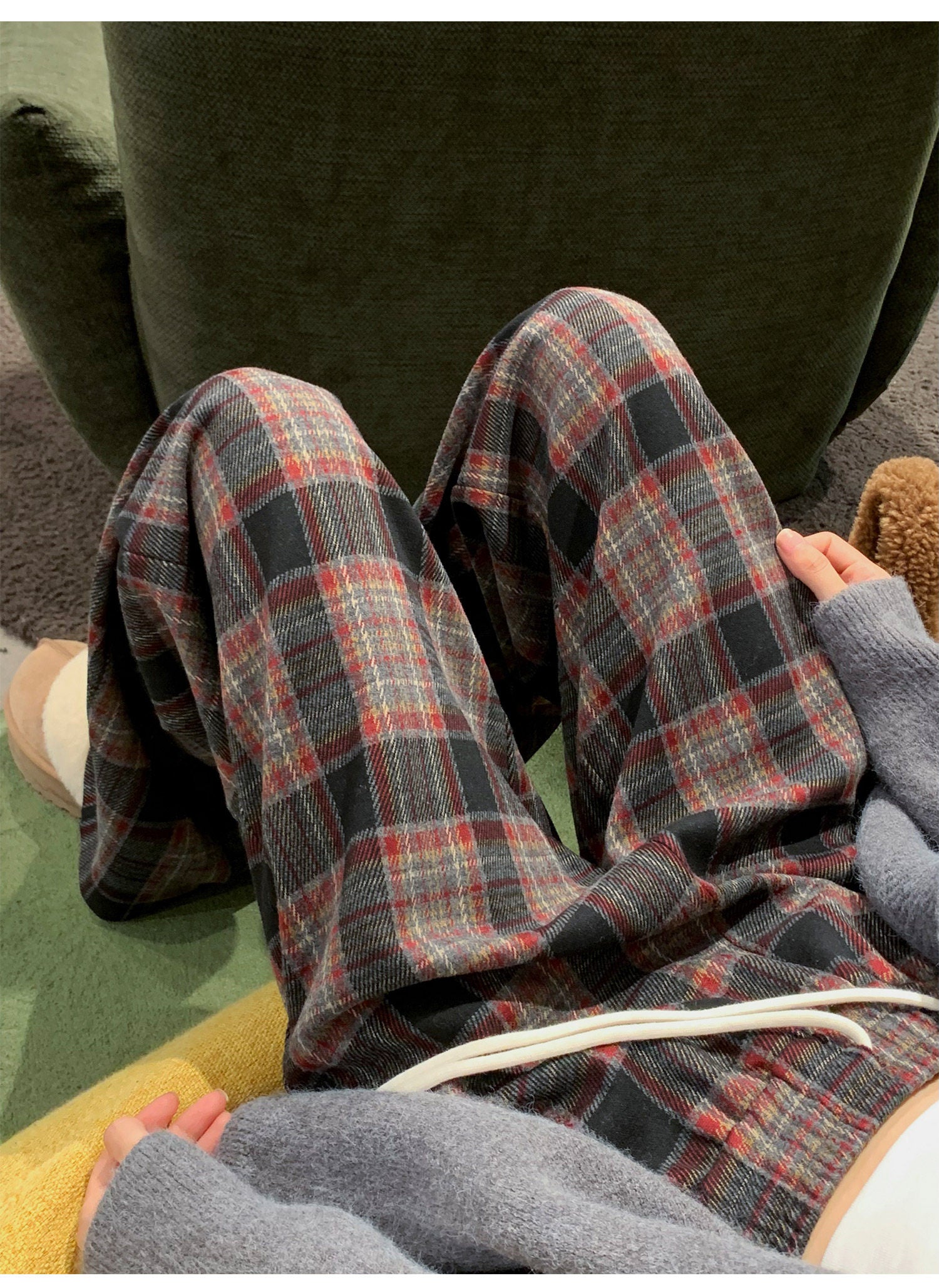 Women’s Plaid Wide-Leg Pants – 2025 Winter Fleece Thickened Straight-Leg Drape Sweatpants