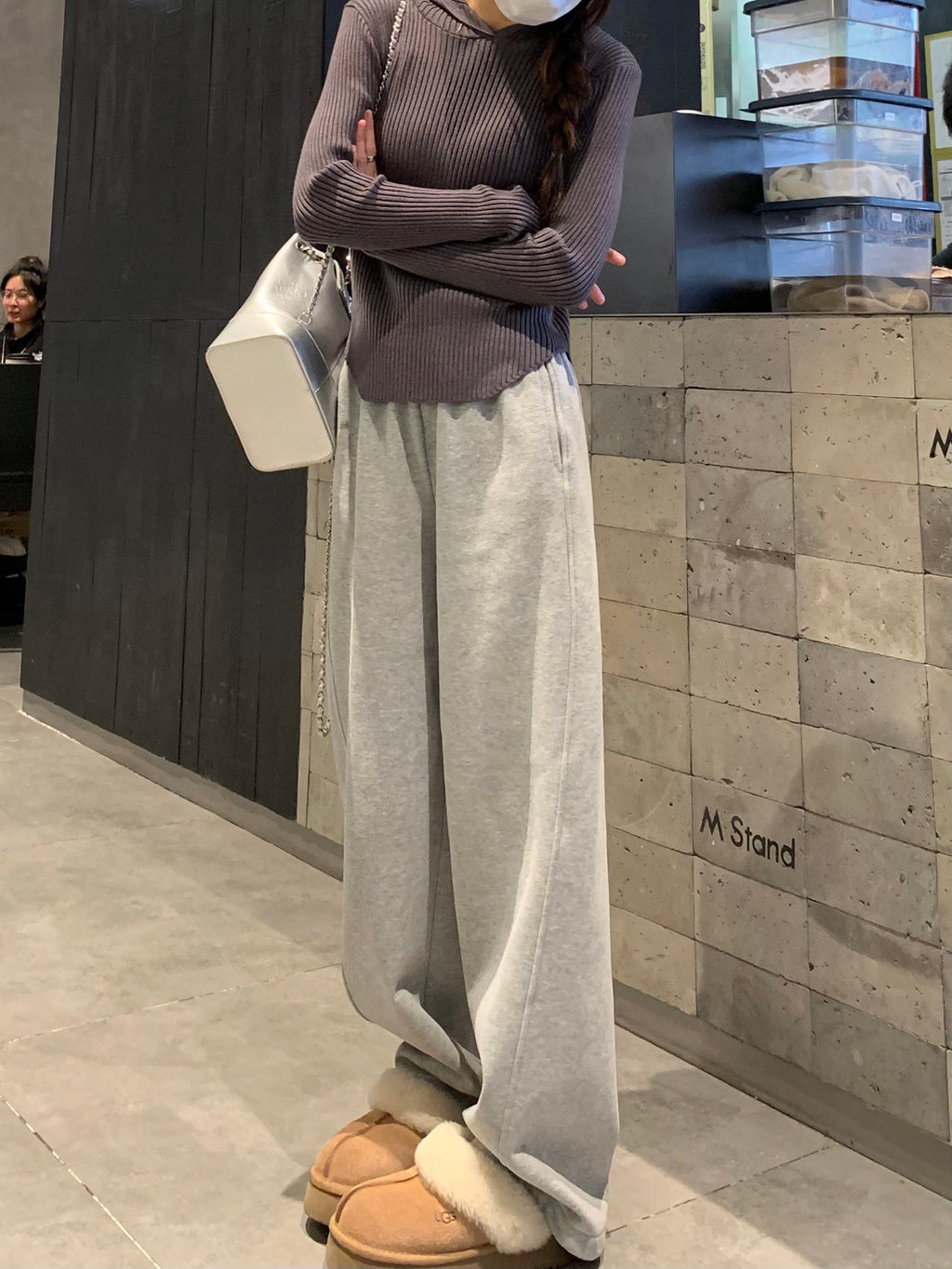 Gray Fleece Wide-Leg Sweatpants for Women – 2025 Winter Thickened Straight-Cut Glutinous Rice Pants